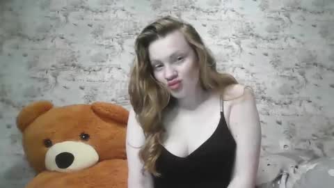 Skyler online show from March 6, 8:16 pm