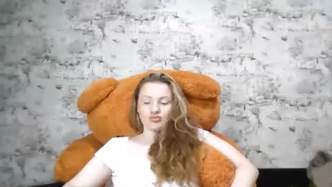 Skyler online show from November 10, 6:43 pm