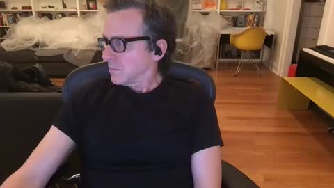 Skyline3371 online show from December 4, 7:55 am