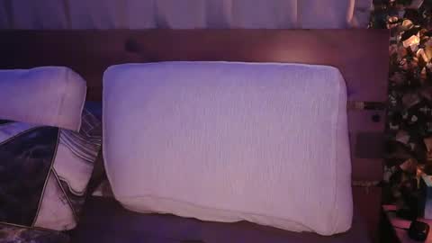 skyonetoo3 online show from March 12, 12:20 am