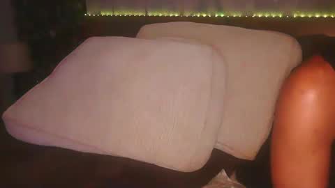 skyonetoo3 online show from October 3, 12:31 am