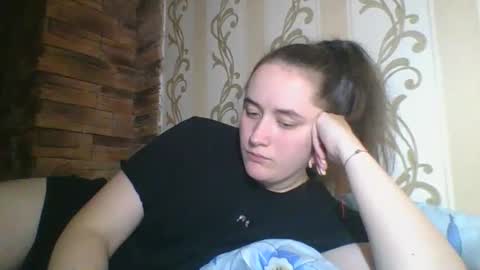 skyressie333 online show from November 22, 7:23 pm