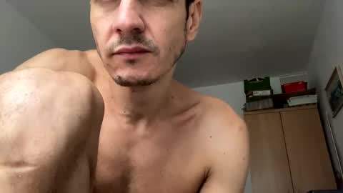 Snapshot of slabyhrac chatting on September 16, 5:43 am slabyhrac online show from September 16, 5:43 am