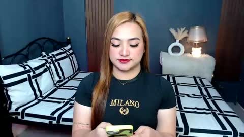 Queen Cyrine online show from June 25, 1:57 am