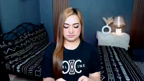 Queen Cyrine online show from July 23, 1:58 am