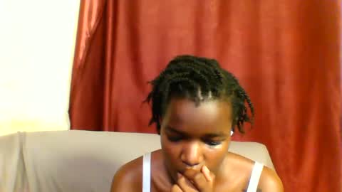 Snapshot of sleek_ass chatting on March 3, 4:58 pm sleek_ass online show from March 3, 4:58 pm