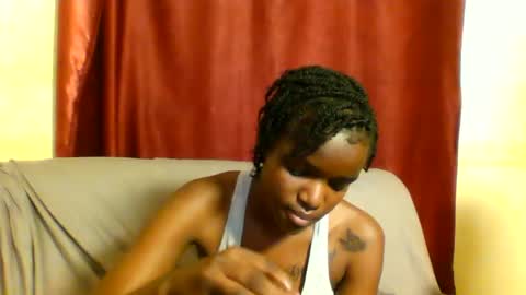 Snapshot of sleek_ass chatting on February 25, 5:51 pm sleek_ass online show from February 25, 5:51 pm