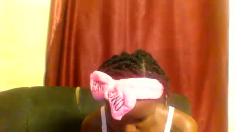 Snapshot of sleek_ass chatting on March 1, 2:55 pm sleek_ass online show from March 1, 2:55 pm