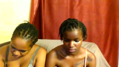 Snapshot of sleek_ass chatting on February 28, 6:09 pm sleek_ass online show from February 28, 6:09 pm