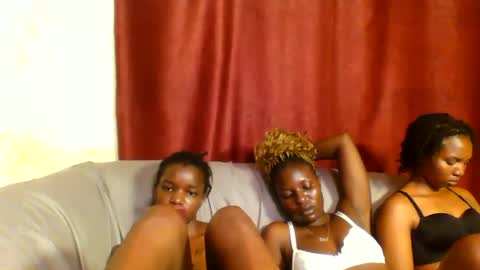 Snapshot of sleek_ass chatting on March 9, 5:11 am sleek_ass online show from March 9, 5:11 am