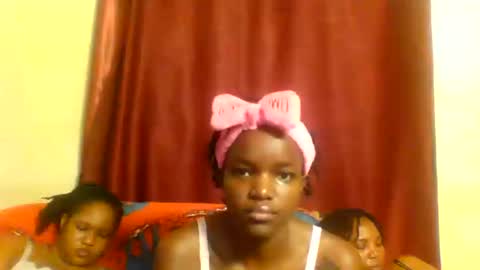 Snapshot of sleek_ass chatting on March 1, 6:00 pm sleek_ass online show from March 1, 6:00 pm