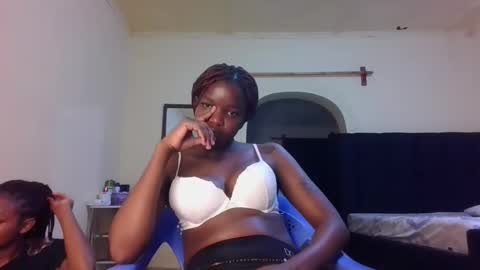 Snapshot of sleek_ass chatting on September 29, 7:02 pm sleek_ass online show from September 29, 7:02 pm