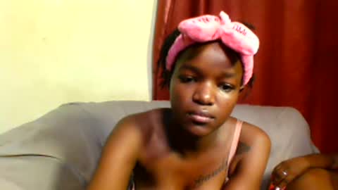 Snapshot of sleek_ass chatting on March 12, 11:54 pm sleek_ass online show from March 12, 11:54 pm