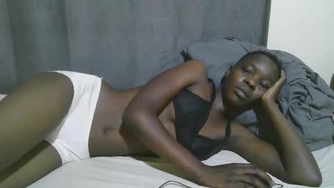 slender_queen online show from January 19, 2:05 pm