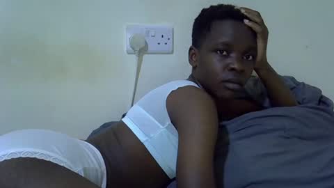 slender_queen online show from April 18, 8:09 pm