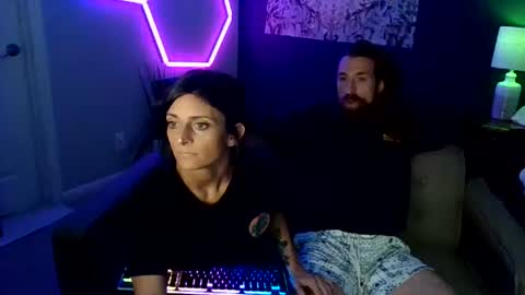 slicksweeniehut online show from August 3, 8:05 am