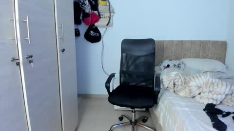 slim_master12 online show from March 19, 10:36 pm