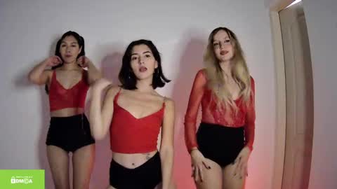 Snapshot of slimbaby69 chatting on February 15, 4:14 am Ivi online show from February 15, 4:14 am