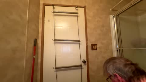 slimjim061560 online show from February 3, 9:19 pm