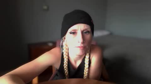 slip_inslide online show from December 4, 5:12 pm