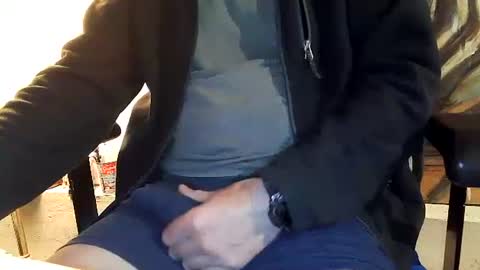 Snapshot of slogrow_uncut chatting on December 2, 5:10 pm SlowGrow Uncut online show from December 2, 5:10 pm