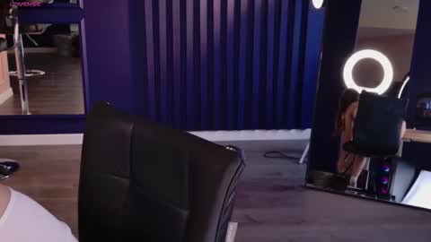 Emilia online show from March 23, 1:27 pm