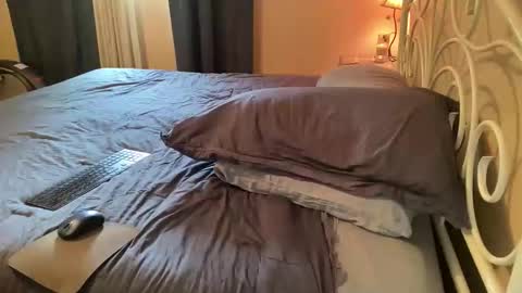 slut online show from May 5, 3:29 pm