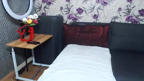 slutihmami online show from April 19, 2:18 pm