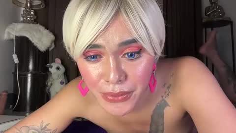 Slutty Lavinia online show from February 10, 10:40 am