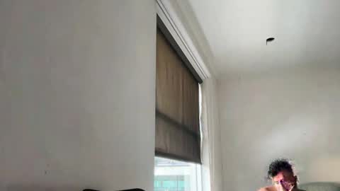 DeeLina online show from April 4, 11:01 pm