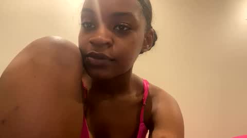 sluttyduchess1 online show from April 29, 11:20 pm