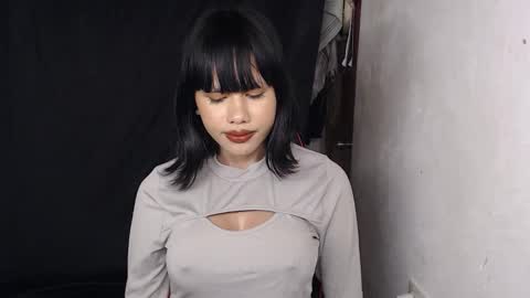 Jennifer online show from December 14, 1:06 pm