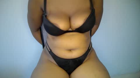 sly_booty65 online show from December 2, 9:40 am