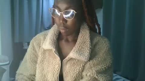 sly_rose online show from February 22, 5:48 pm