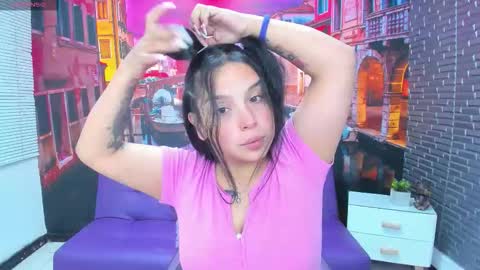 Mariana Torres online show from December 3, 1:45 pm