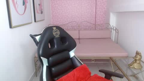 Mariana Torres online show from June 3, 1:25 pm