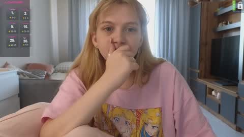 Emily online show from October 21, 9:03 am