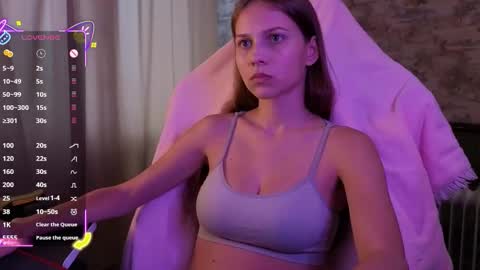 Emma online show from December 4, 8:36 am