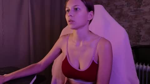 Emma online show from November 21, 6:28 pm