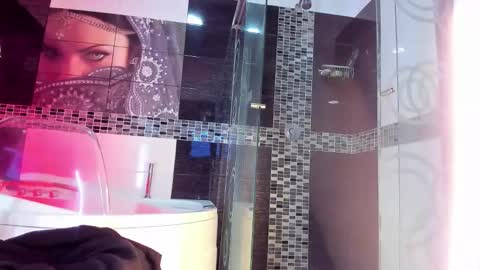 Small Hot19 online show from October 24, 9:43 am