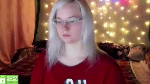 smallimpmeili online show from December 19, 8:59 pm