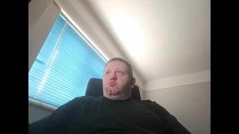 Snapshot of smallone19832 chatting on February 27, 10:33 am smallone19832 online show from February 27, 10:33 am