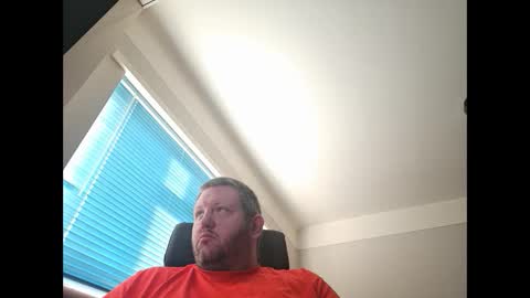 Snapshot of smallone19832 chatting on December 6, 9:49 am smallone19832 online show from December 6, 9:49 am