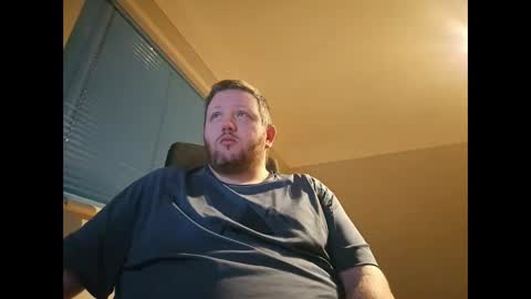 Snapshot of smallone19832 chatting on January 29, 7:15 am smallone19832 online show from January 29, 7:15 am