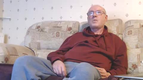 Steve online show from December 2, 8:17 pm