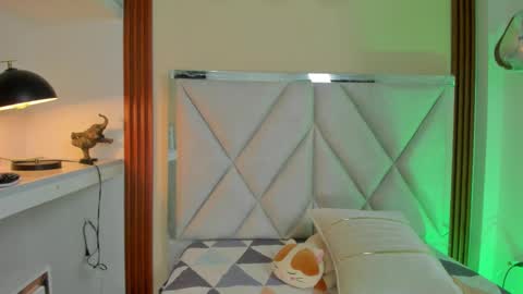 smile__1 online show from March 8, 8:11 am