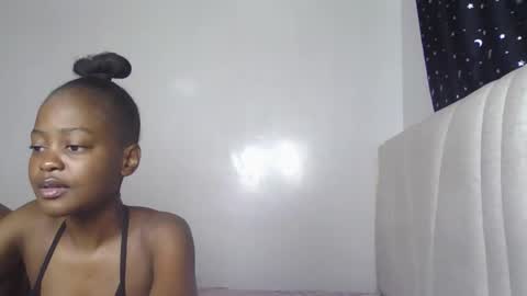 smiley luv1 online show from March 3, 9:05 am