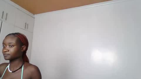 smiley luv1 online show from December 13, 9:43 pm