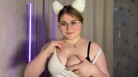 smilyyk online show from May 13, 4:27 pm