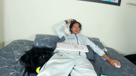 smitt jr online show from February 9, 2:48 am